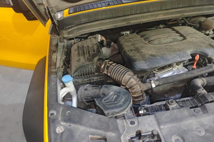 Used Tank 300 2023 Off-Road Edition 2.0T Challenger Engine Bay Right