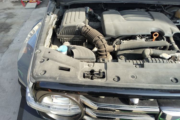 Used Tank 300 2023 City Edition 2.0T—Stylish as Ever Engine Bay Right