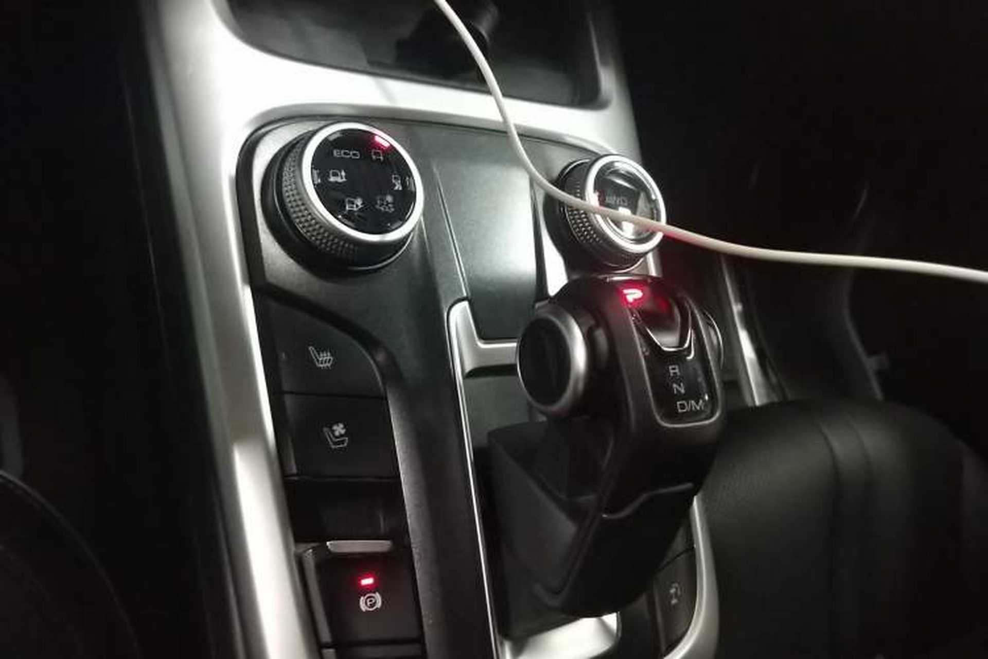 Used Tank 300 2023 City Edition 2.0T—Stylish as Ever Gear Lever