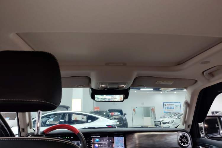 Used Tank 300 2023 City Edition 2.0T—Stylish as Ever Headliner