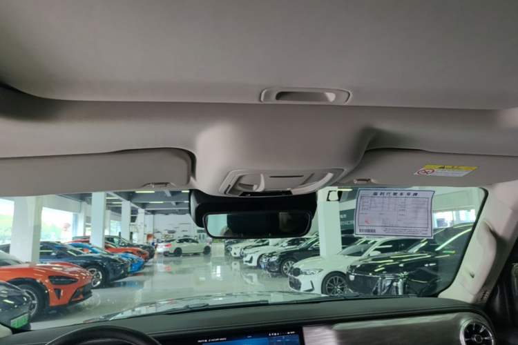Used Tank 300 2023 City Edition 2.0T—Stylish as Ever Headliner