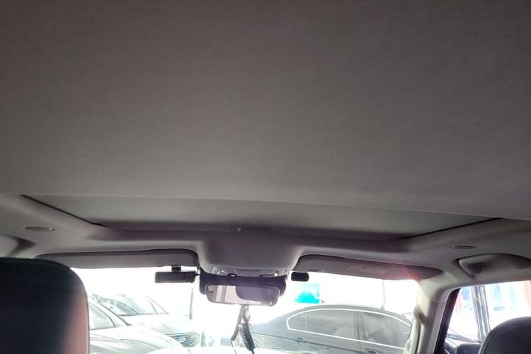 Used Tank 300 2023 City Edition 2.0T—Stylish as Ever Headliner