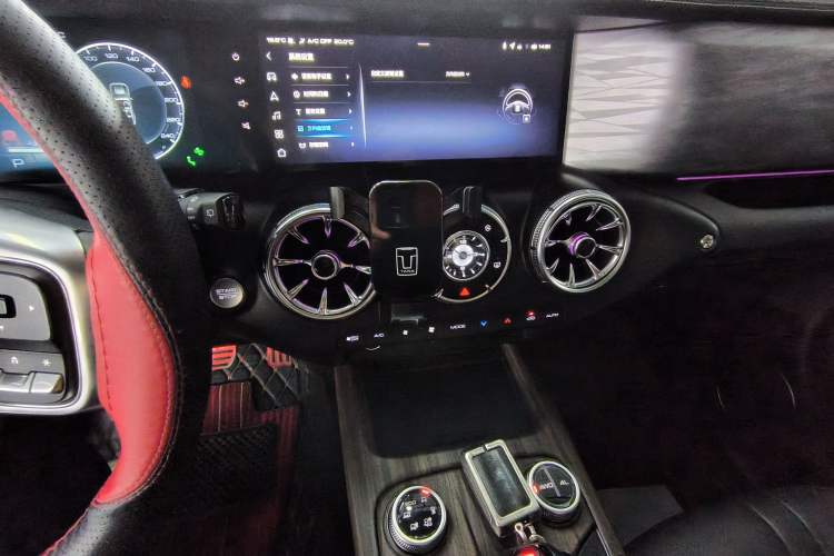 Used Tank 300 2023 City Edition 2.0T—Stylish as Ever Interior 2