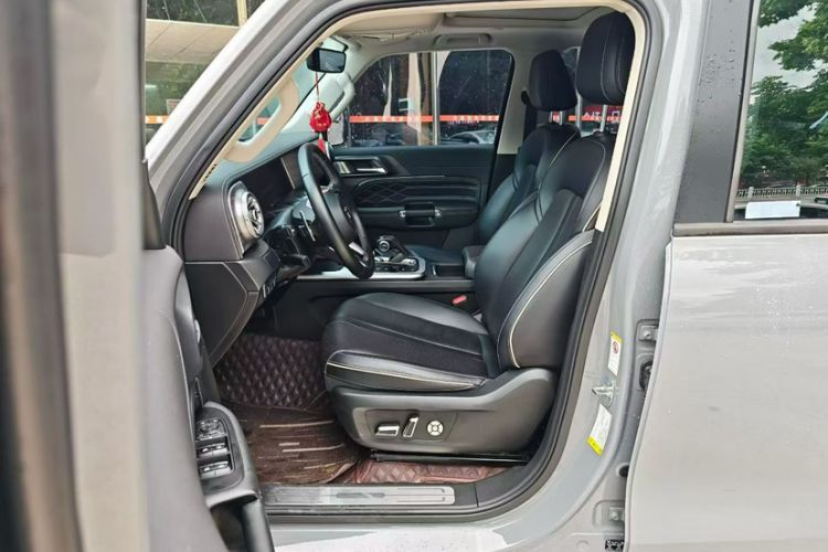 Used Tank 300 2023 City Edition 2.0T—Stylish as Ever Interior 3