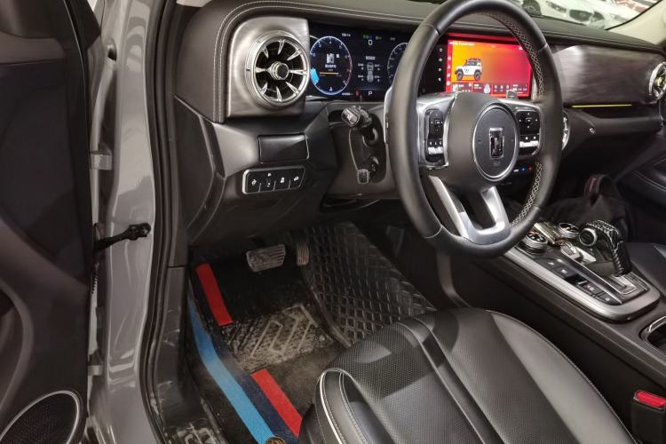 Used Tank 300 2023 City Edition 2.0T—Stylish as Ever Interior 3