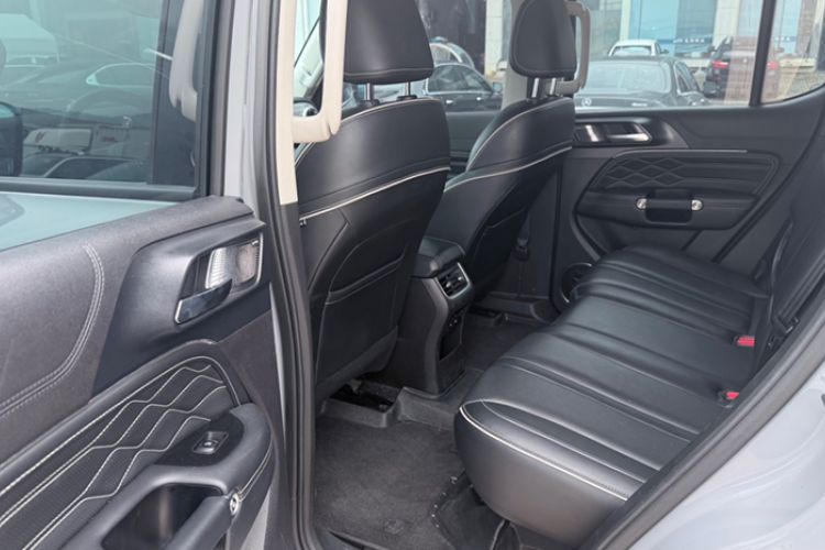 Used Tank 300 2023 City Edition 2.0T—Stylish as Ever Interior 3