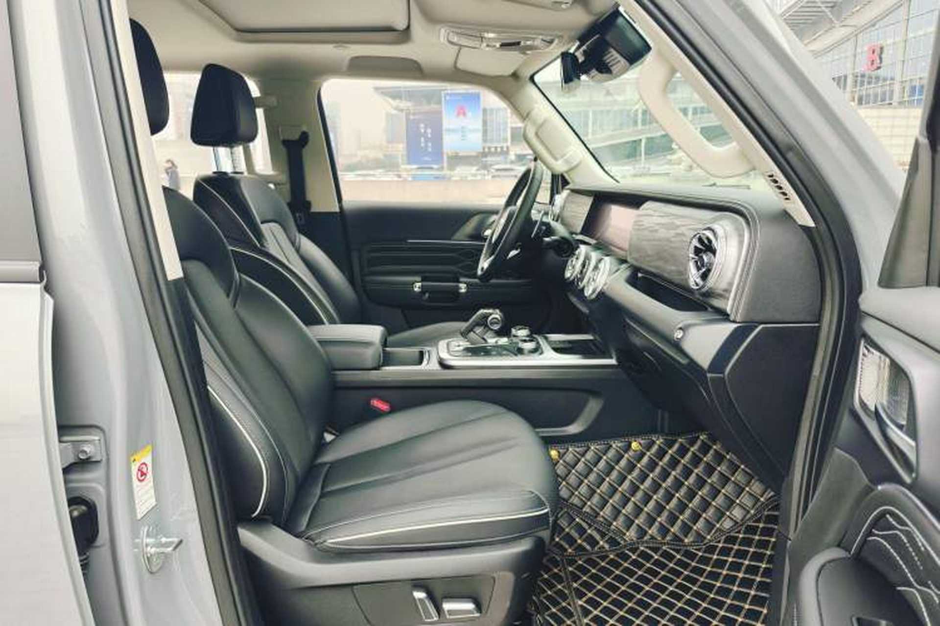 Used Tank 300 2023 City Edition 2.0T—Stylish as Ever Interior 4