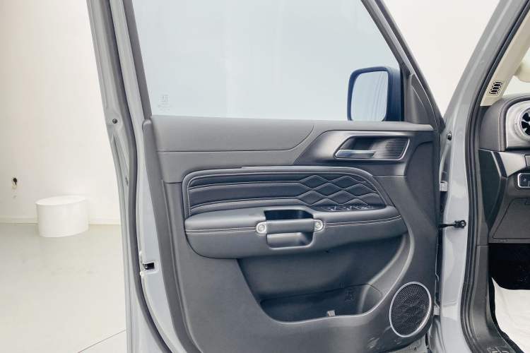 Used Tank 300 2023 Off-Road Edition 2.0T Challenger Interior 6