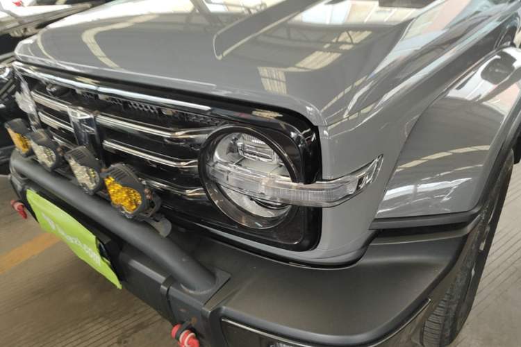 Used Tank 300 2023 City Edition 2.0T—Stylish as Ever Left Front Headlight