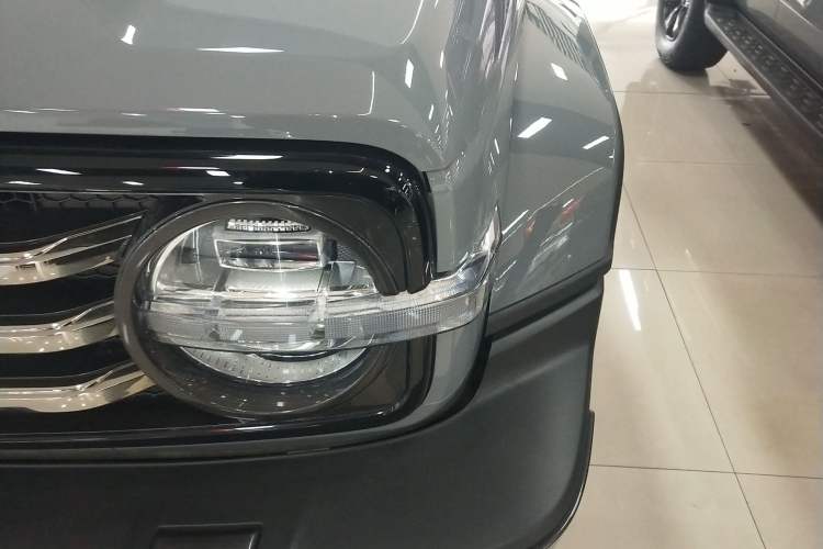 Used Tank 300 2023 City Edition 2.0T—Stylish as Ever Left Front Headlight