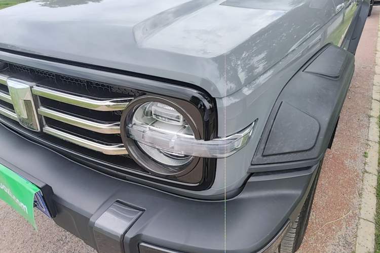 Used Tank 300 2023 City Edition 2.0T—Stylish as Ever Left Front Headlight