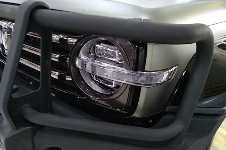 Used Tank 300 2023 City Edition 2.0T—Stylish as Ever Left Front Headlight