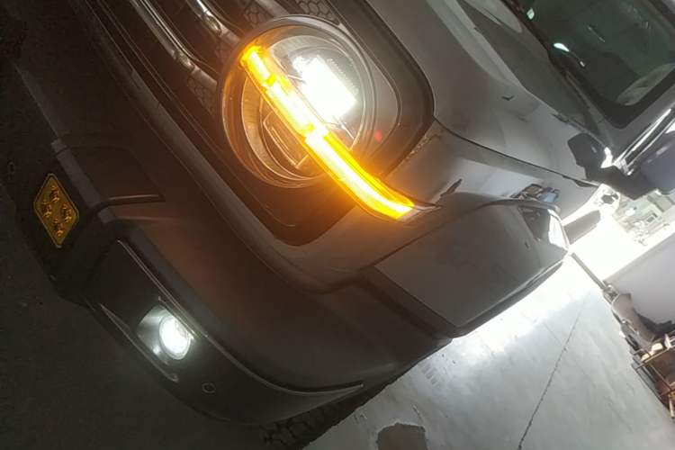Used Tank 300 2023 City Edition 2.0T—Stylish as Ever Left Front Headlight