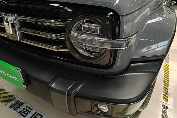 Used Tank 300 2023 City Edition 2.0T—Stylish as Ever Left Front Headlight