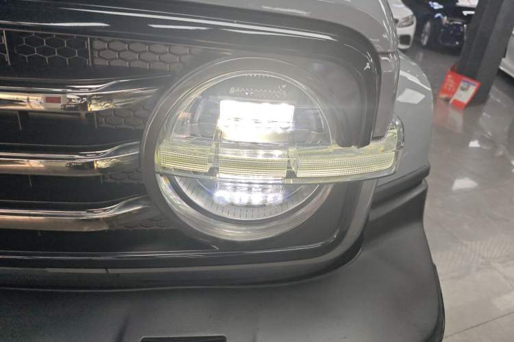 Used Tank 300 2023 City Edition 2.0T—Stylish as Ever Left Front Headlight