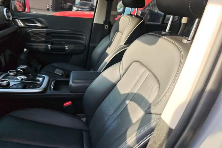 Used Tank 300 2023 City Edition 2.0T—Stylish as Ever Left Front Seat