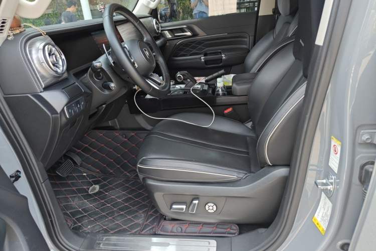 Used Tank 300 2023 City Edition 2.0T—Stylish as Ever Left Front Seat