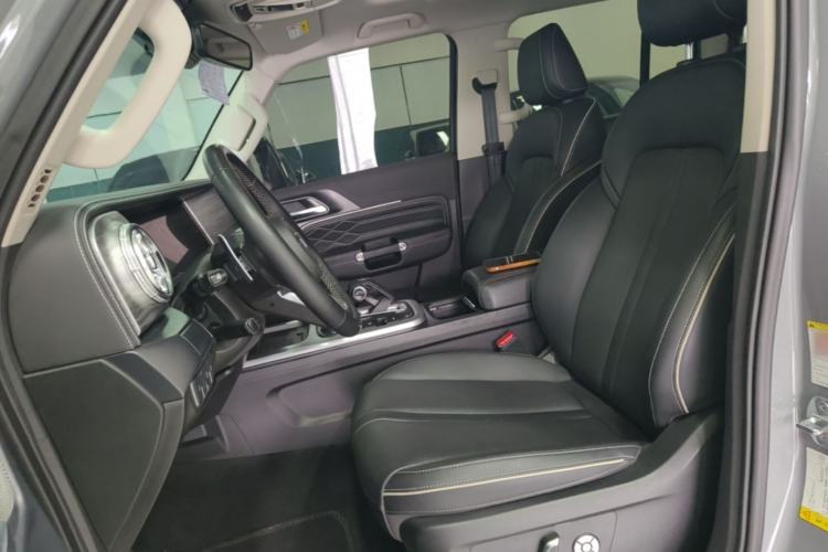 Used Tank 300 2023 City Edition 2.0T—Stylish as Ever Left Front Seat