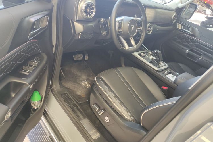 Used Tank 300 2023 City Edition 2.0T—Stylish as Ever Left Front Seat