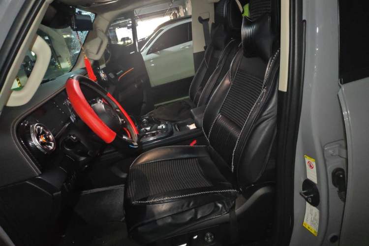Used Tank 300 2023 City Edition 2.0T—Stylish as Ever Left Front Seat