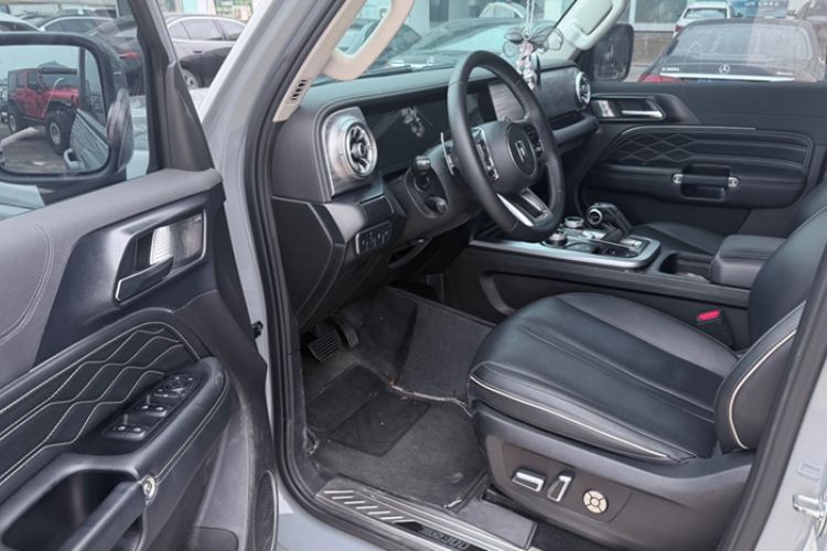 Used Tank 300 2023 City Edition 2.0T—Stylish as Ever Left Front Seat