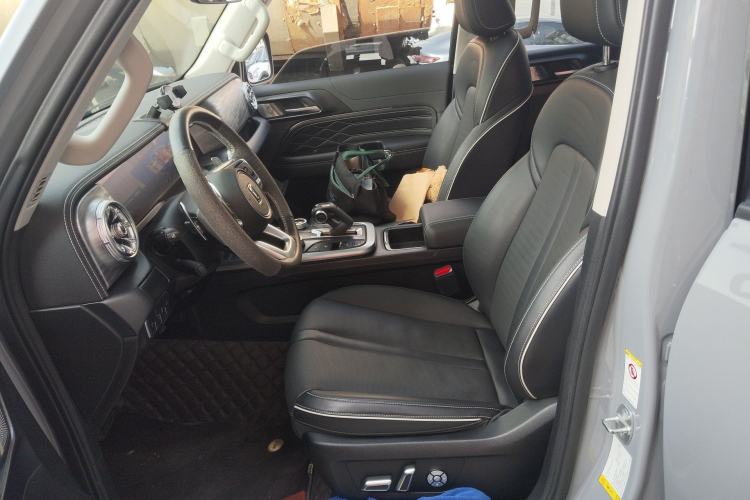 Used Tank 300 2023 City Edition 2.0T—Stylish as Ever Left Front Seat