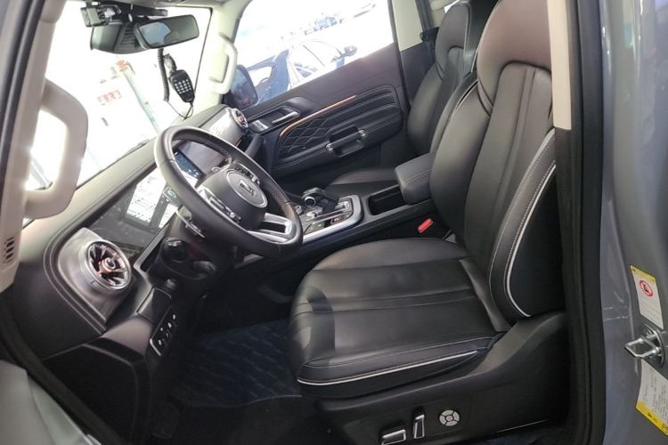 Used Tank 300 2023 City Edition 2.0T—Stylish as Ever Left Front Seat