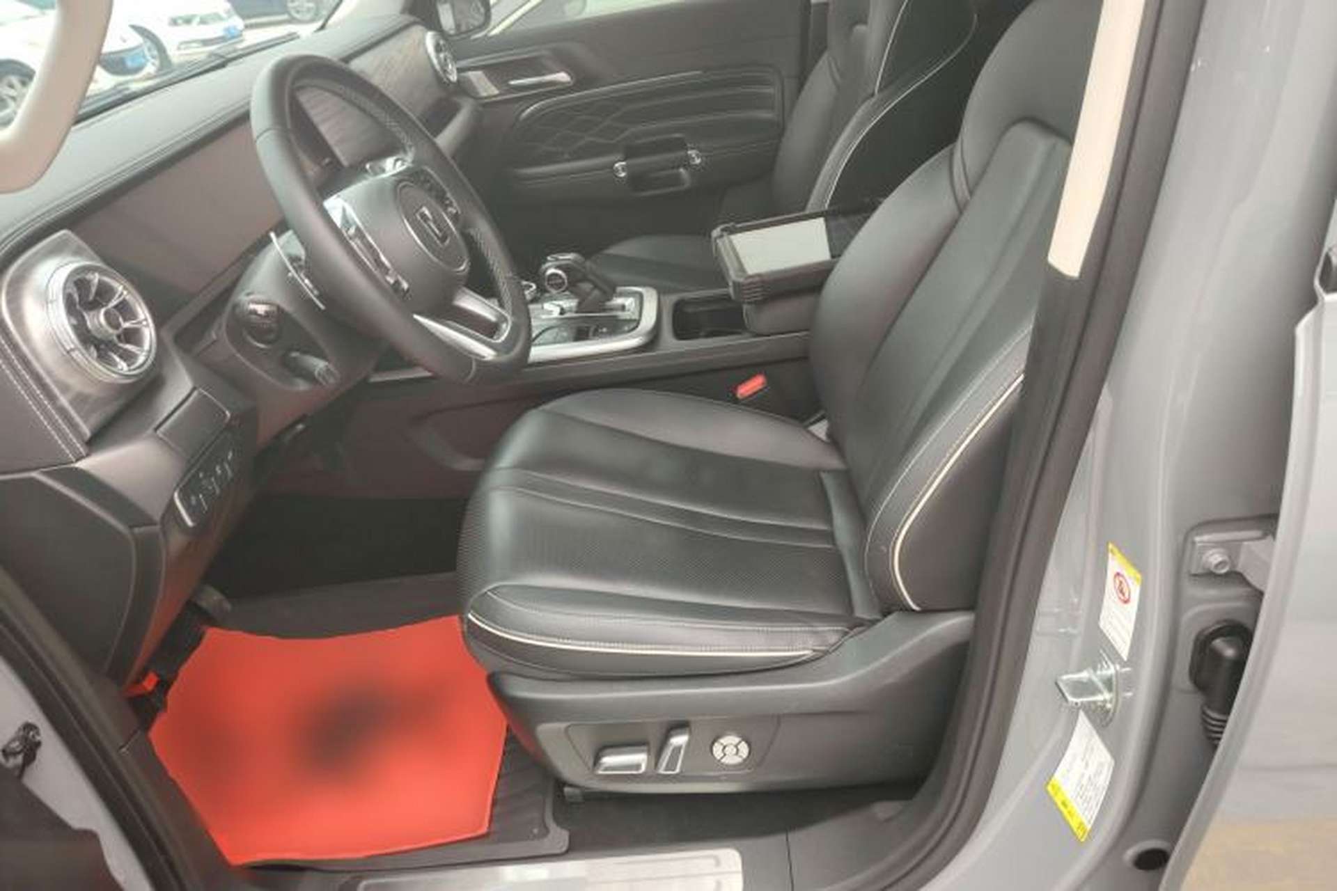 Used Tank 300 2023 Off-Road Edition 2.0T Conqueror Left Front Seat