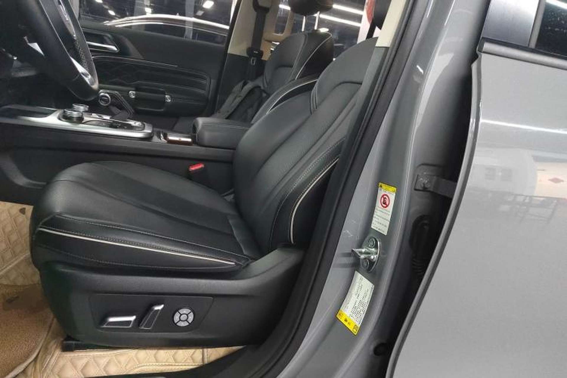 Used Tank 300 2023 City Edition 2.0T My Vision Model Left Front Seat