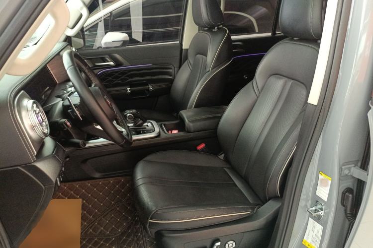 Used Tank 300 2023 City Edition 2.0T—Stylish as Ever Left Front Seat
