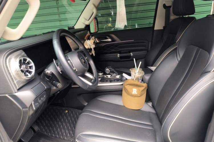 Used Tank 300 2023 City Edition 2.0T—Stylish as Ever Left Front Seat