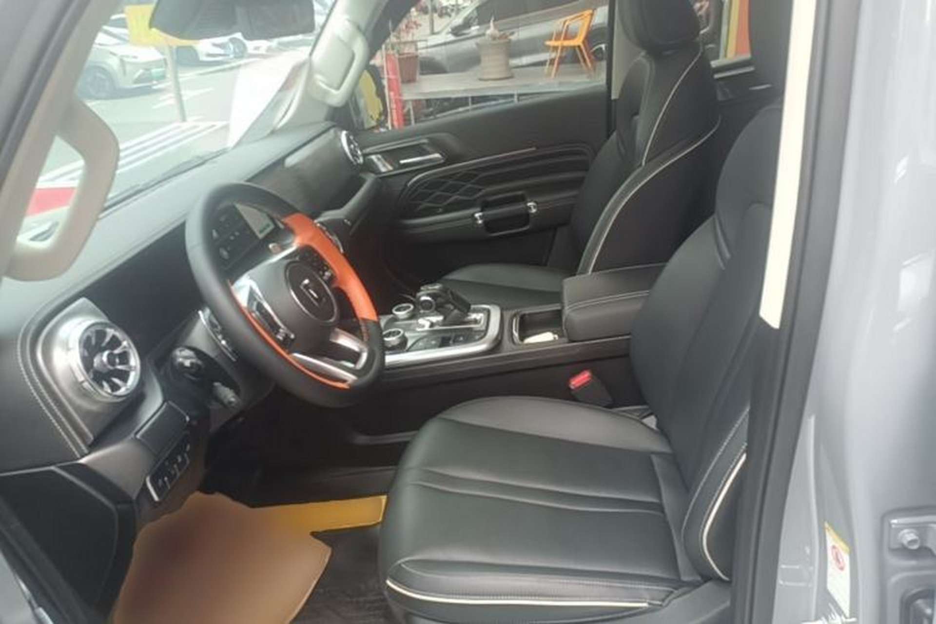 Used Tank 300 2023 City Edition 2.0T—Stylish as Ever Left Front Seat