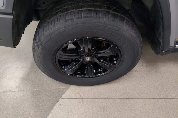 Used Tank 300 2023 City Edition 2.0T—Stylish as Ever Left Front Wheel Hub
