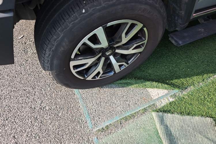 Used Tank 300 2023 City Edition 2.0T—Stylish as Ever Left Front Wheel Hub
