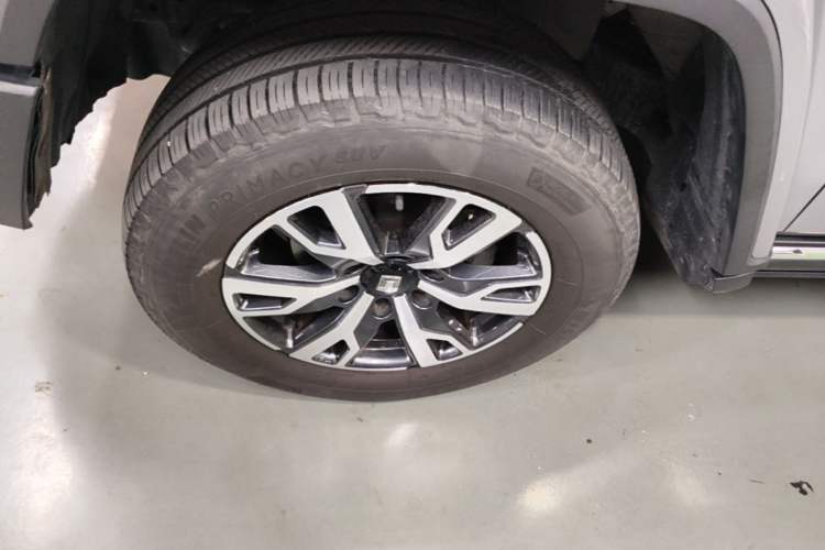 Used Tank 300 2023 City Edition 2.0T—Stylish as Ever Left Front Wheel Hub