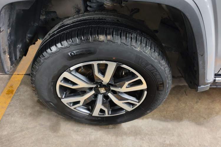 Used Tank 300 2023 City Edition 2.0T—Stylish as Ever Left Front Wheel Hub