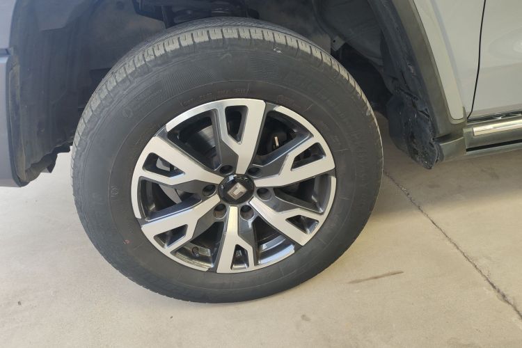 Used Tank 300 2023 City Edition 2.0T—Stylish as Ever Left Front Wheel Hub