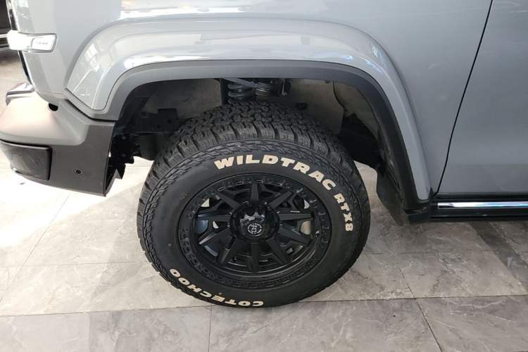 Used Tank 300 2023 City Edition 2.0T—Stylish as Ever Left Front Wheel Hub