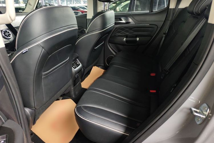 Used Tank 300 2023 City Edition 2.0T—Stylish as Ever Left Rear Seat