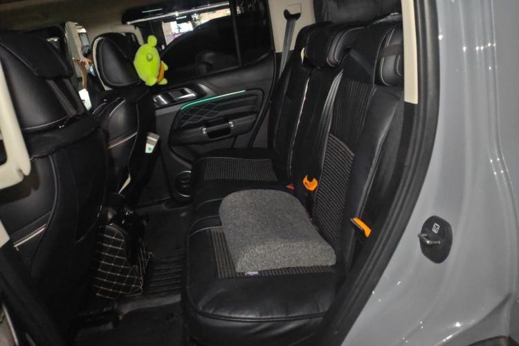 Used Tank 300 2023 City Edition 2.0T—Stylish as Ever Left Rear Seat