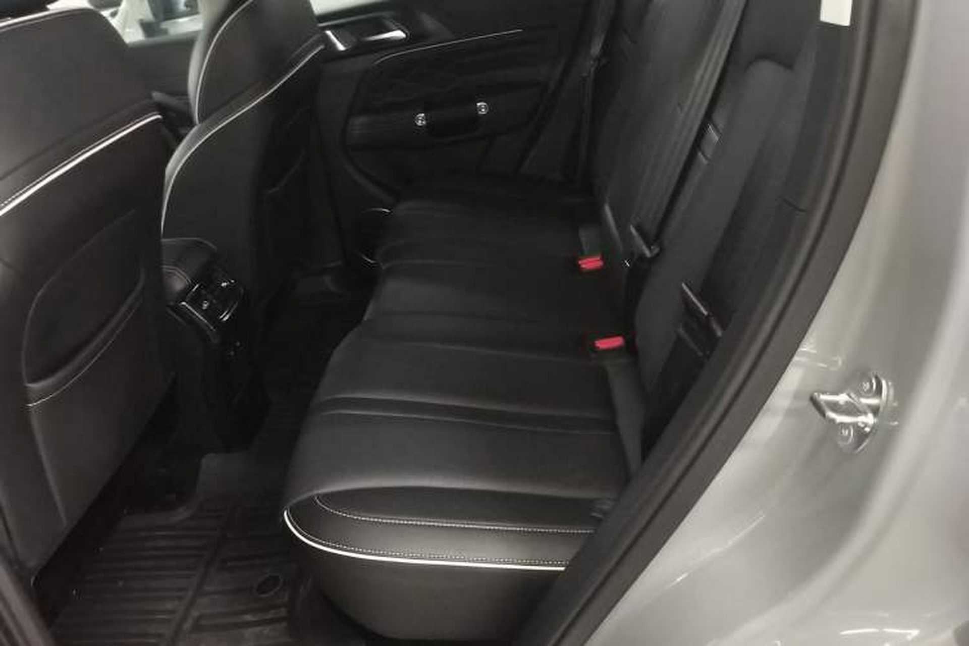 Used Tank 300 2023 City Edition 2.0T—Stylish as Ever Left Rear Seat
