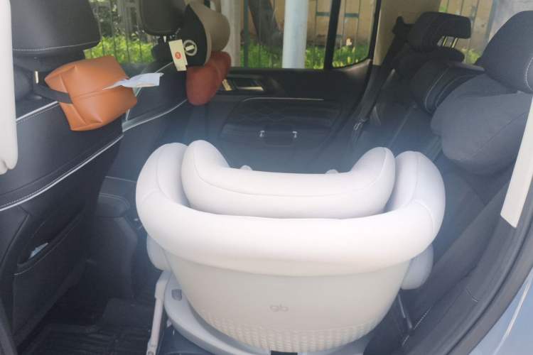 Used Tank 300 2023 City Edition 2.0T—Stylish as Ever Left Rear Seat