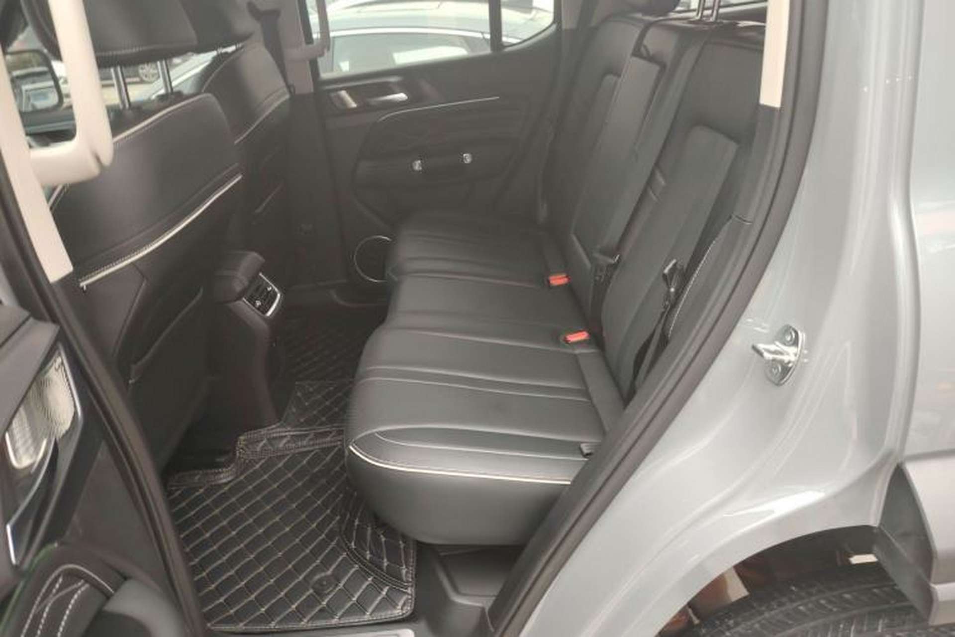 Used Tank 300 2023 Off-Road Edition 2.0T Conqueror Left Rear Seat