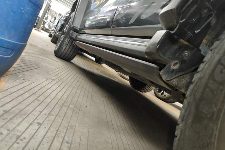 Used Tank 300 2023 City Edition 2.0T—Stylish as Ever Left Side Sill