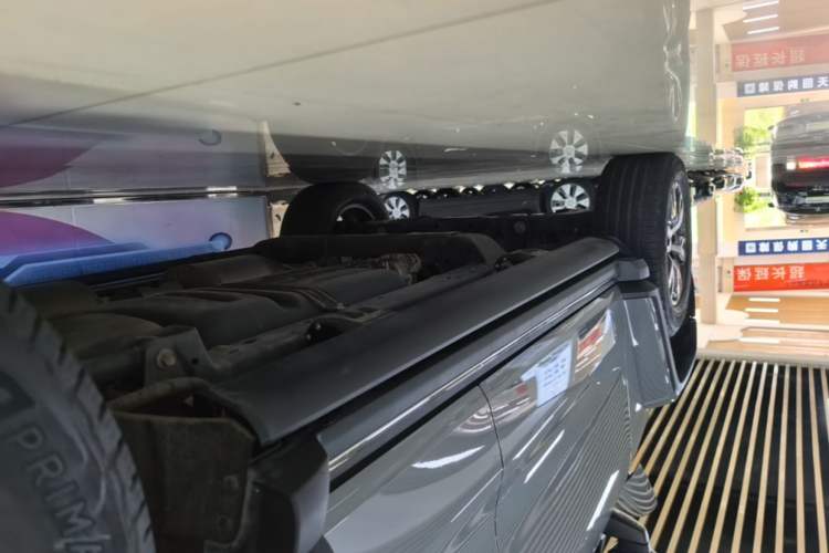 Used Tank 300 2023 City Edition 2.0T—Stylish as Ever Left Side Sill