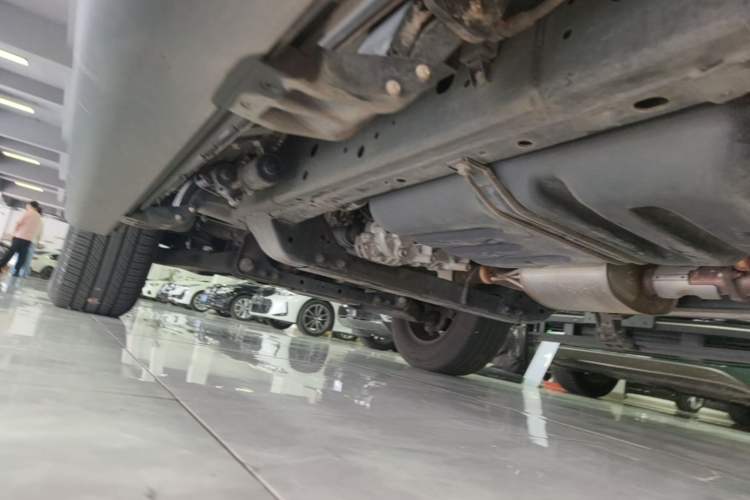 Used Tank 300 2023 City Edition 2.0T—Stylish as Ever Left Side Sill