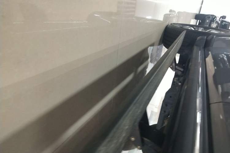 Used Tank 300 2023 City Edition 2.0T—Stylish as Ever Left Side Sill