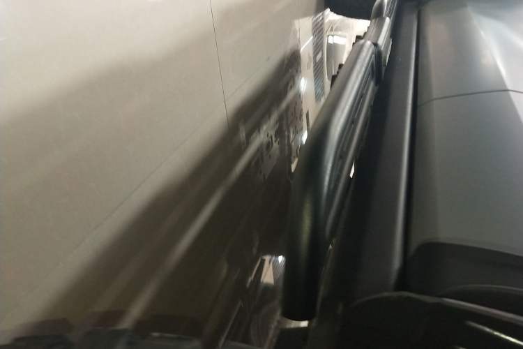 Used Tank 300 2023 2.0T Iron Rider 02 Left Side Sill