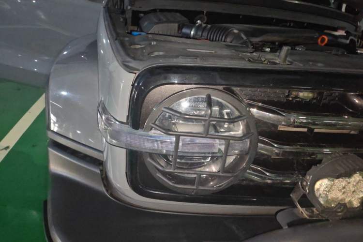 Used Tank 300 2023 City Edition 2.0T—Stylish as Ever Right Front Headlight