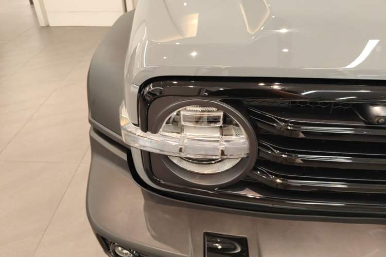 Used Tank 300 2023 Off-Road Edition 2.0T Challenger Right Front Headlight